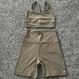SET Active Luxform Sage Bra & Shorts Set